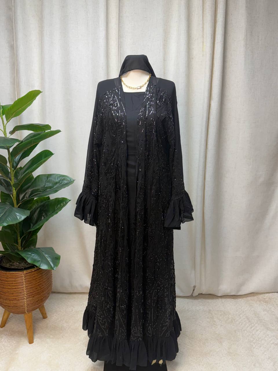 Noir Cascade Abaya