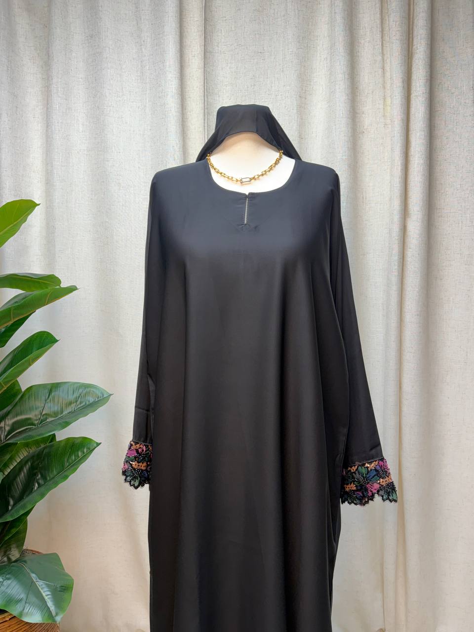 Lujain Noir Abaya