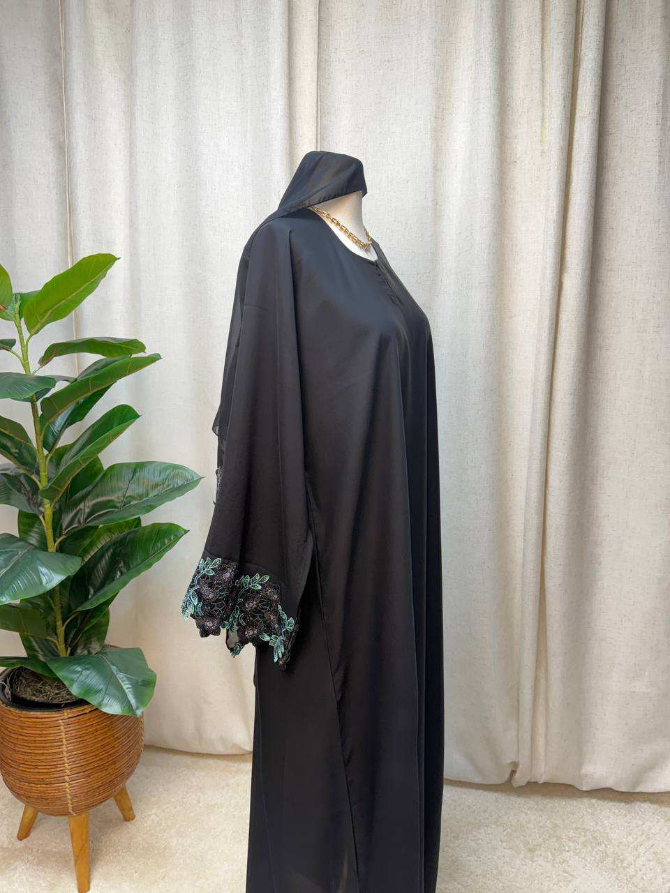 Elara Closed Abaya
