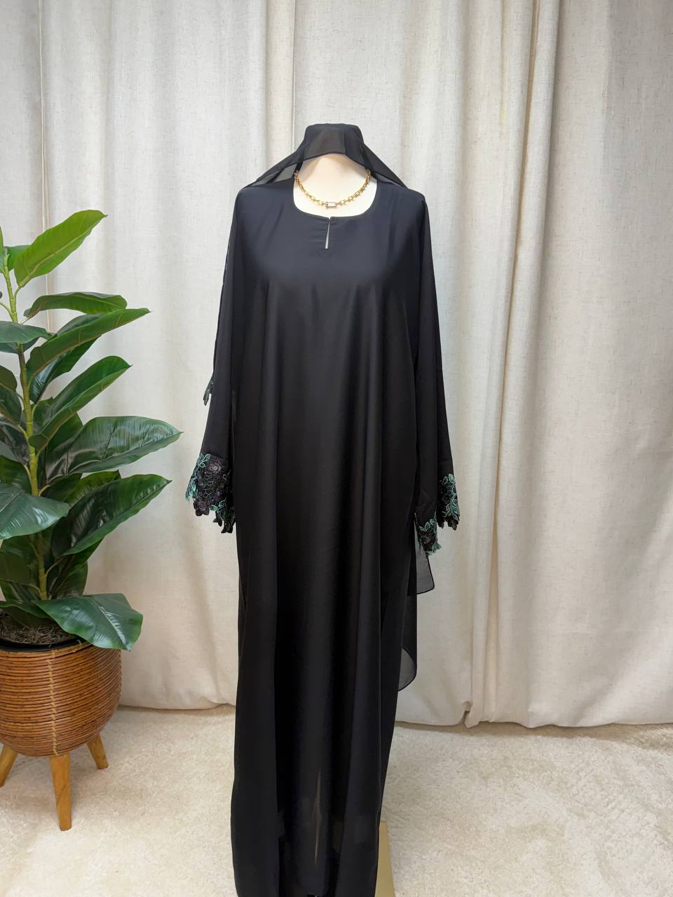 Elara Closed Abaya