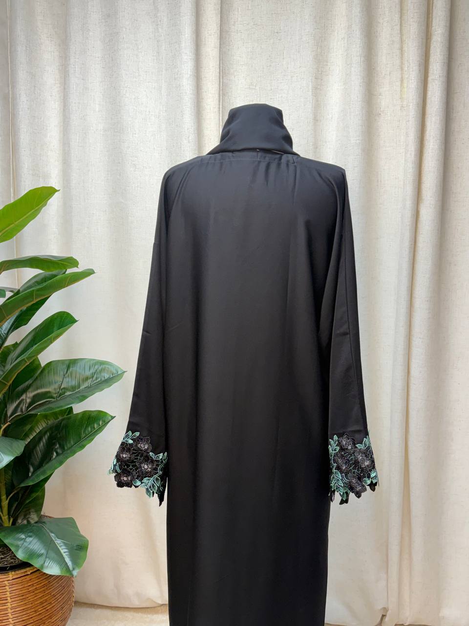 Elara Closed Abaya