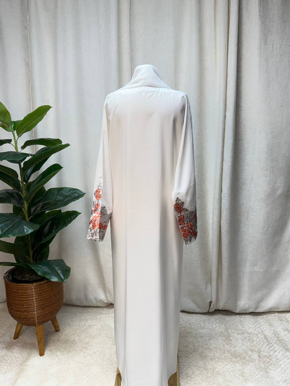 Tulle Cuff Closed Abaya