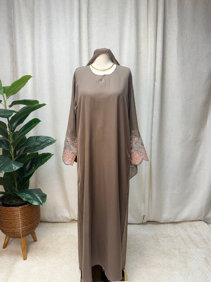 Tulle Cuff Closed Abaya
