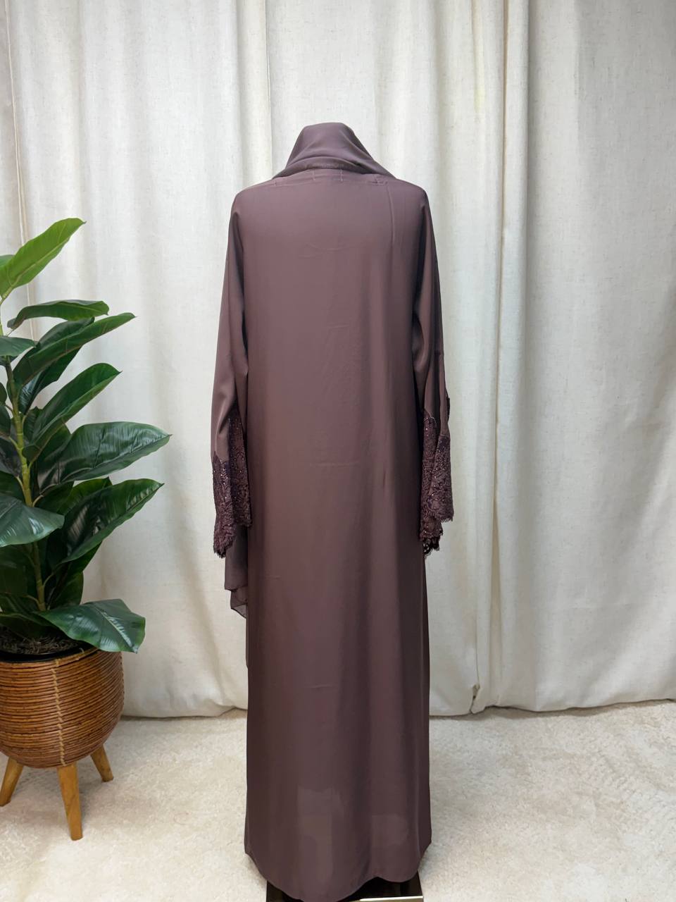 Tulle Cuff Closed Abaya