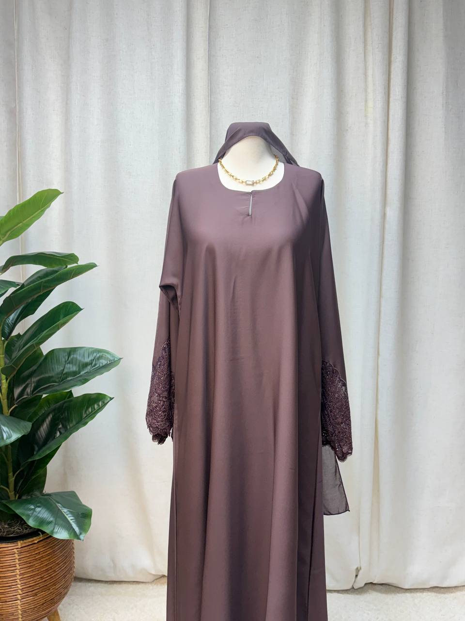Tulle Cuff Closed Abaya