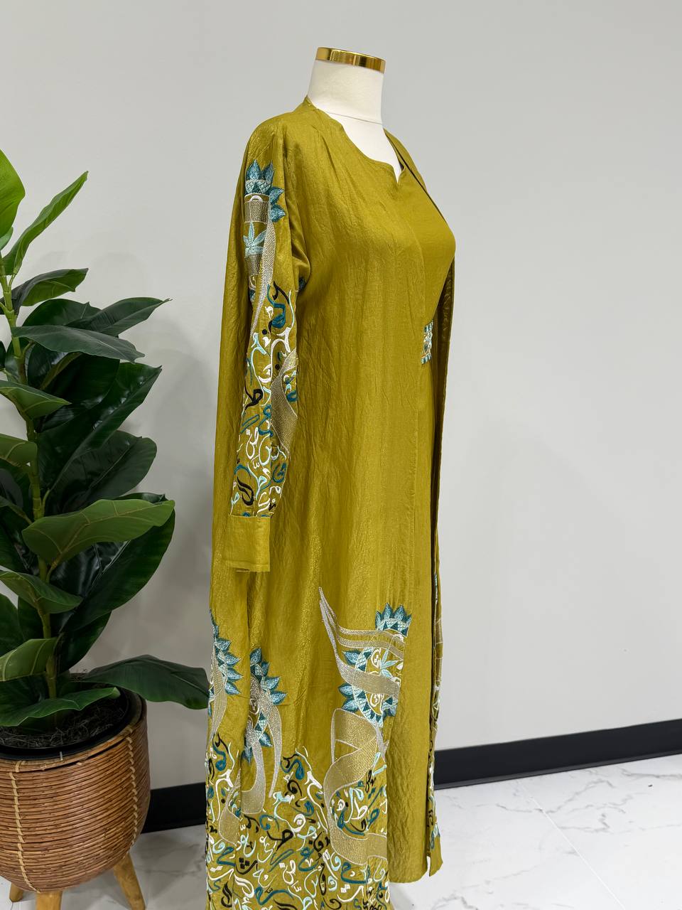 Al Huroof – 3 Piece Organza Linen Abaya