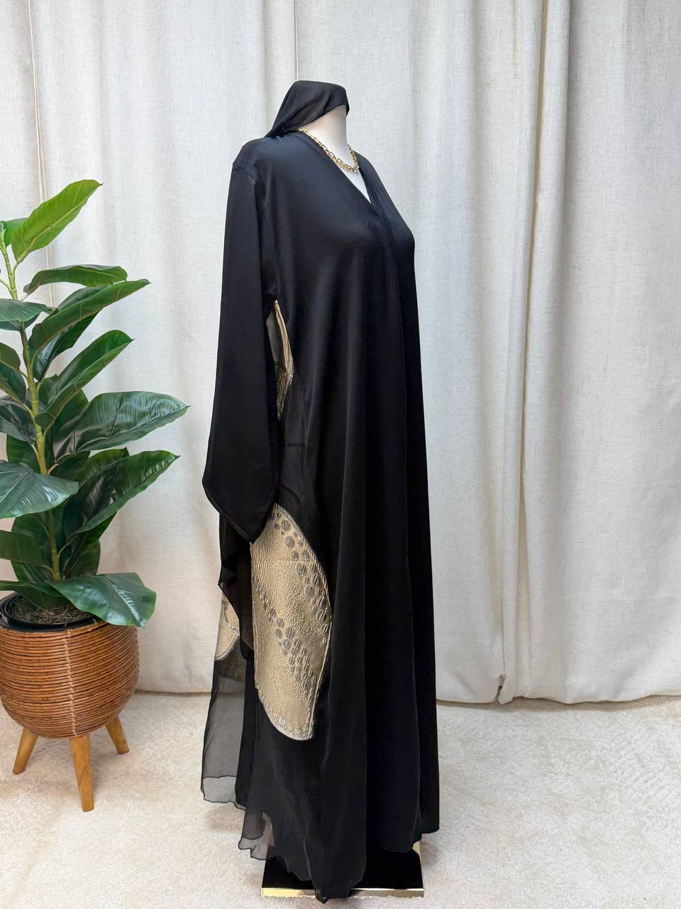 Noir Bloom Open Abaya