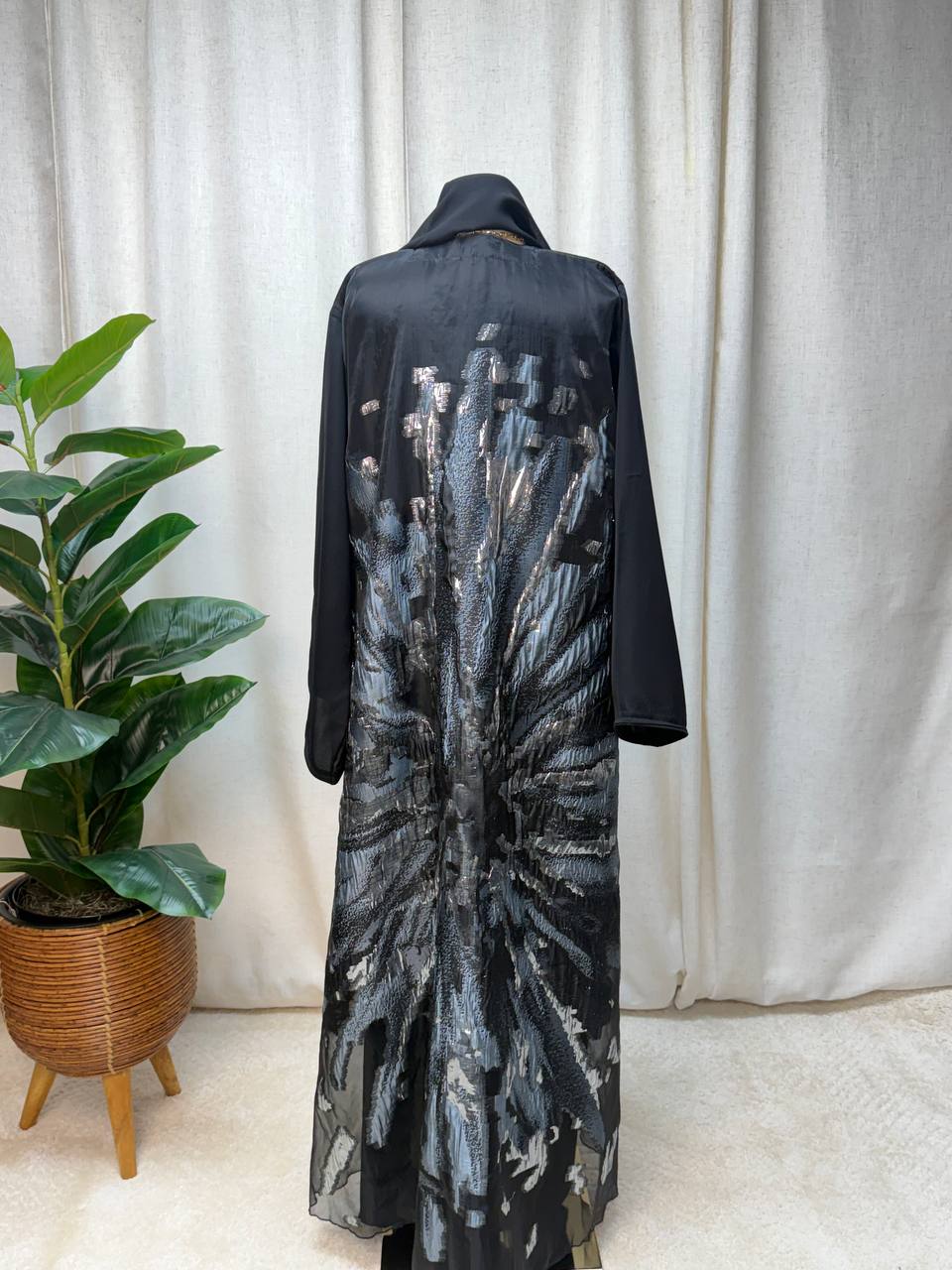 Noir Bloom Open Abaya