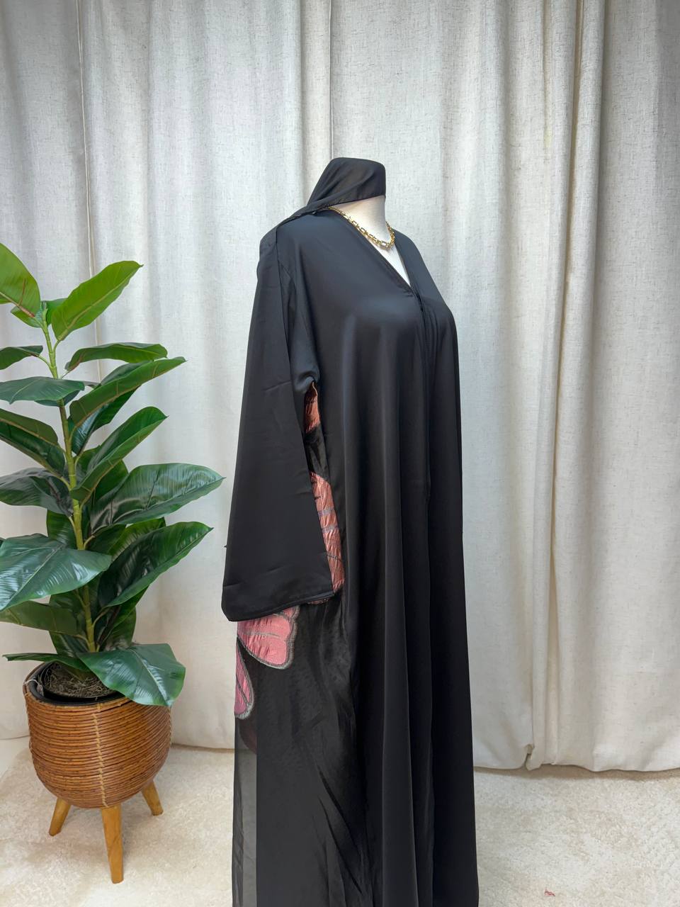Noir Bloom Open Abaya