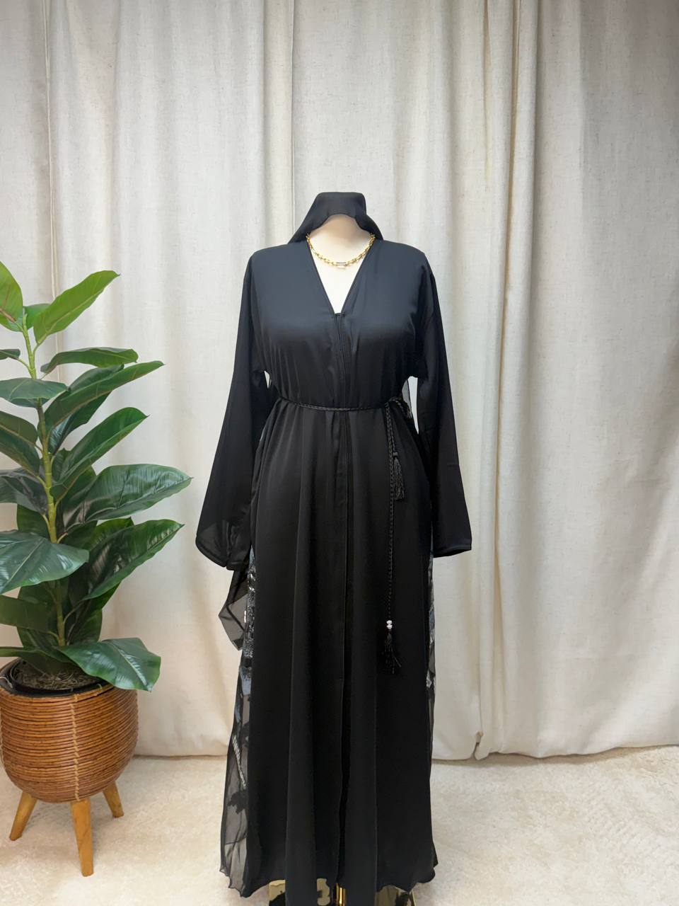 Noir Bloom Open Abaya