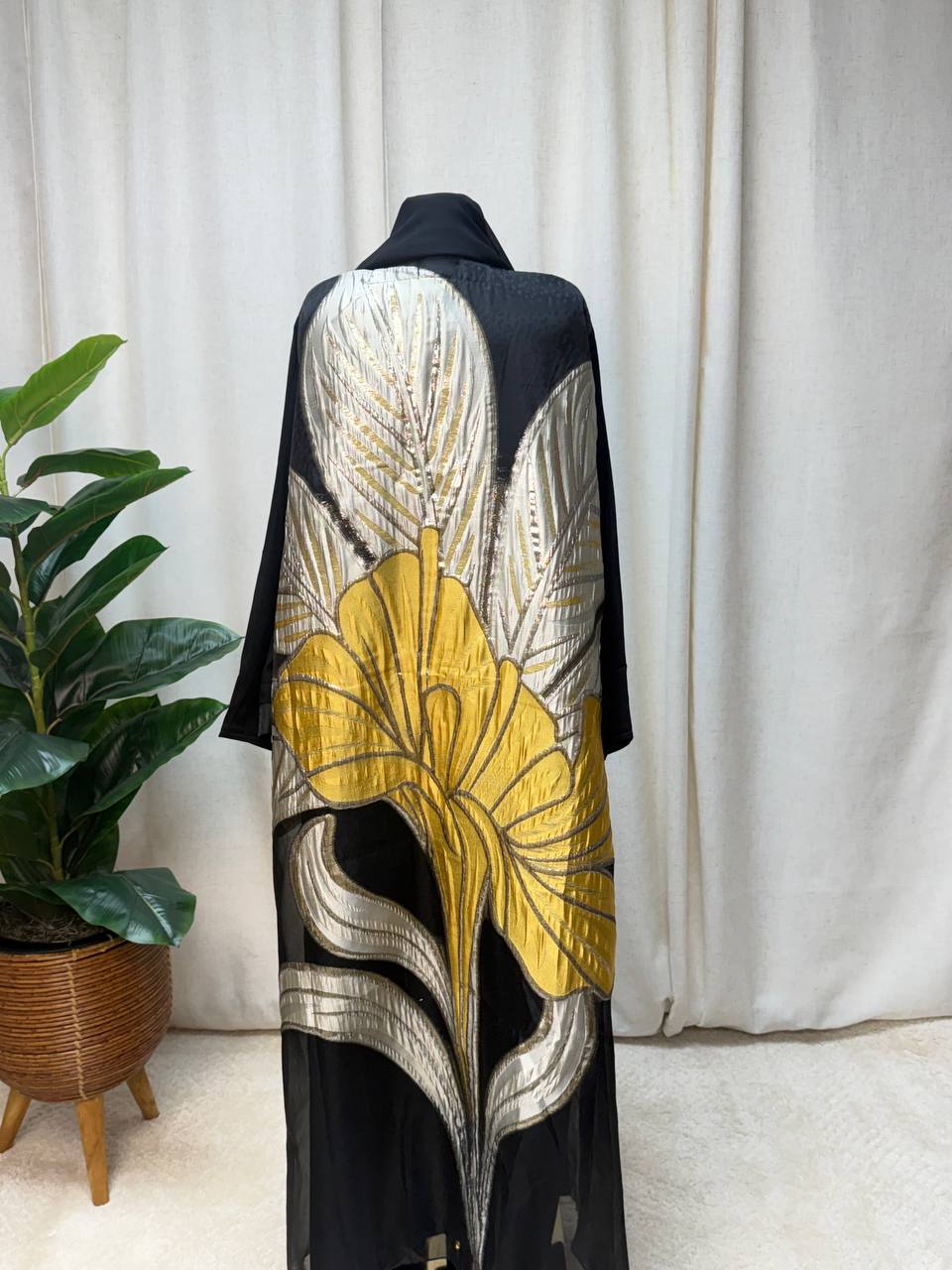 Noir Bloom Open Abaya