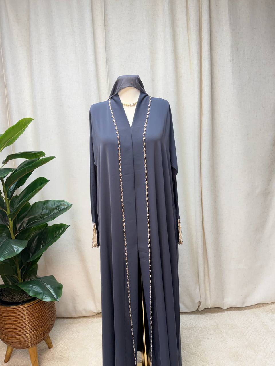 Veloura Edge Abaya