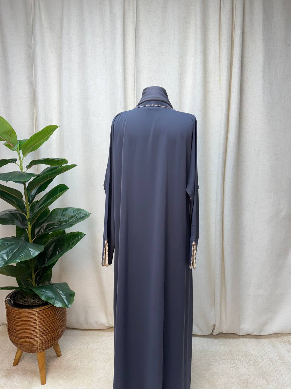 Veloura Edge Abaya