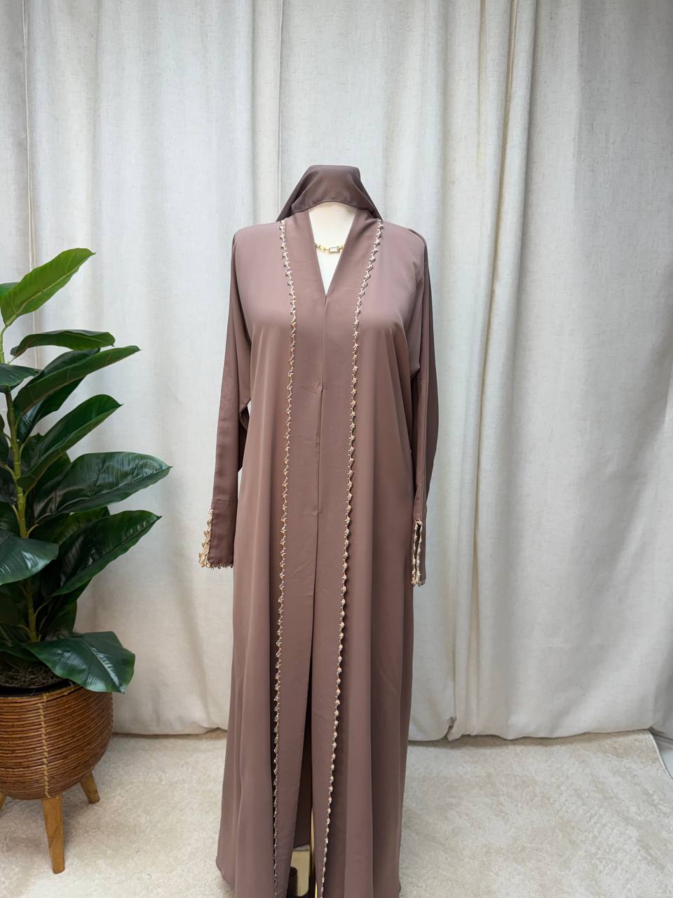 Veloura Edge Abaya
