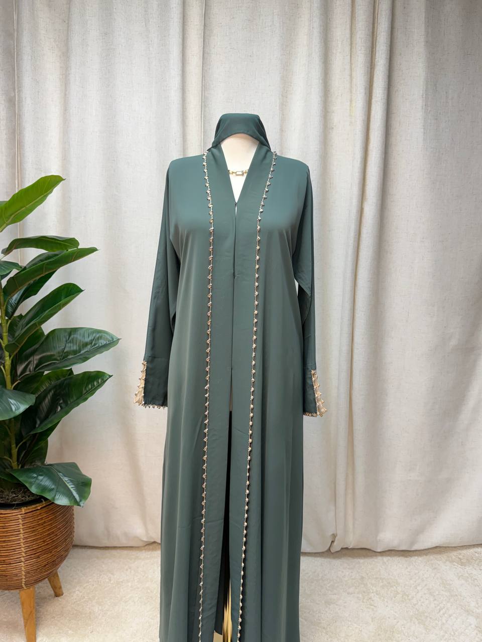 Veloura Edge Abaya