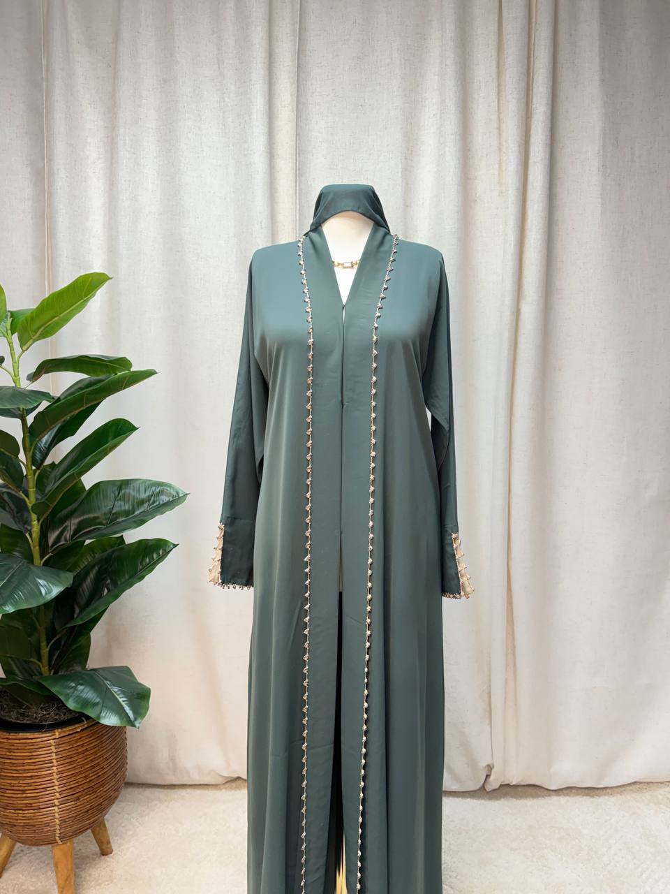 Veloura Edge Abaya