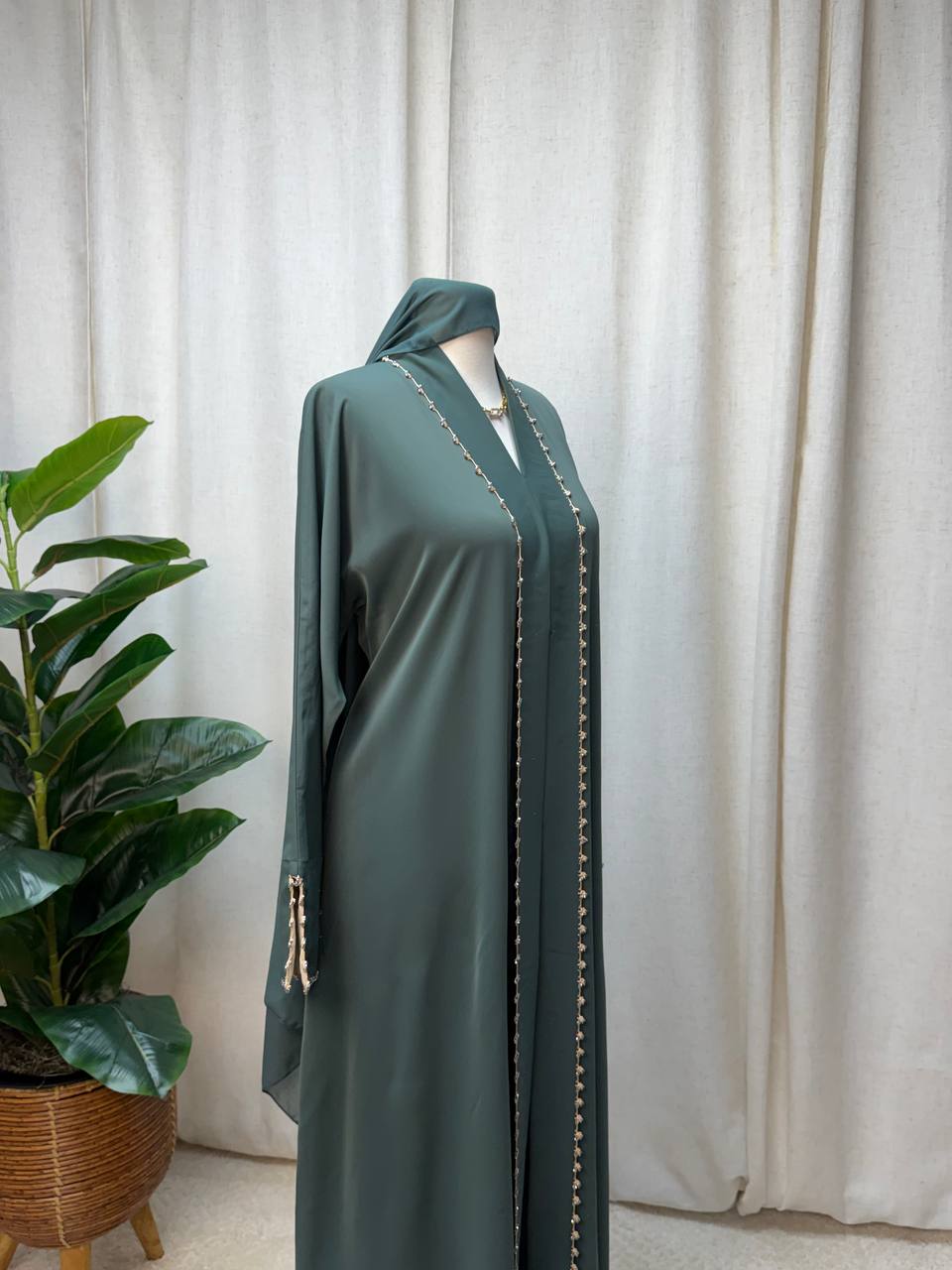 Veloura Edge Abaya