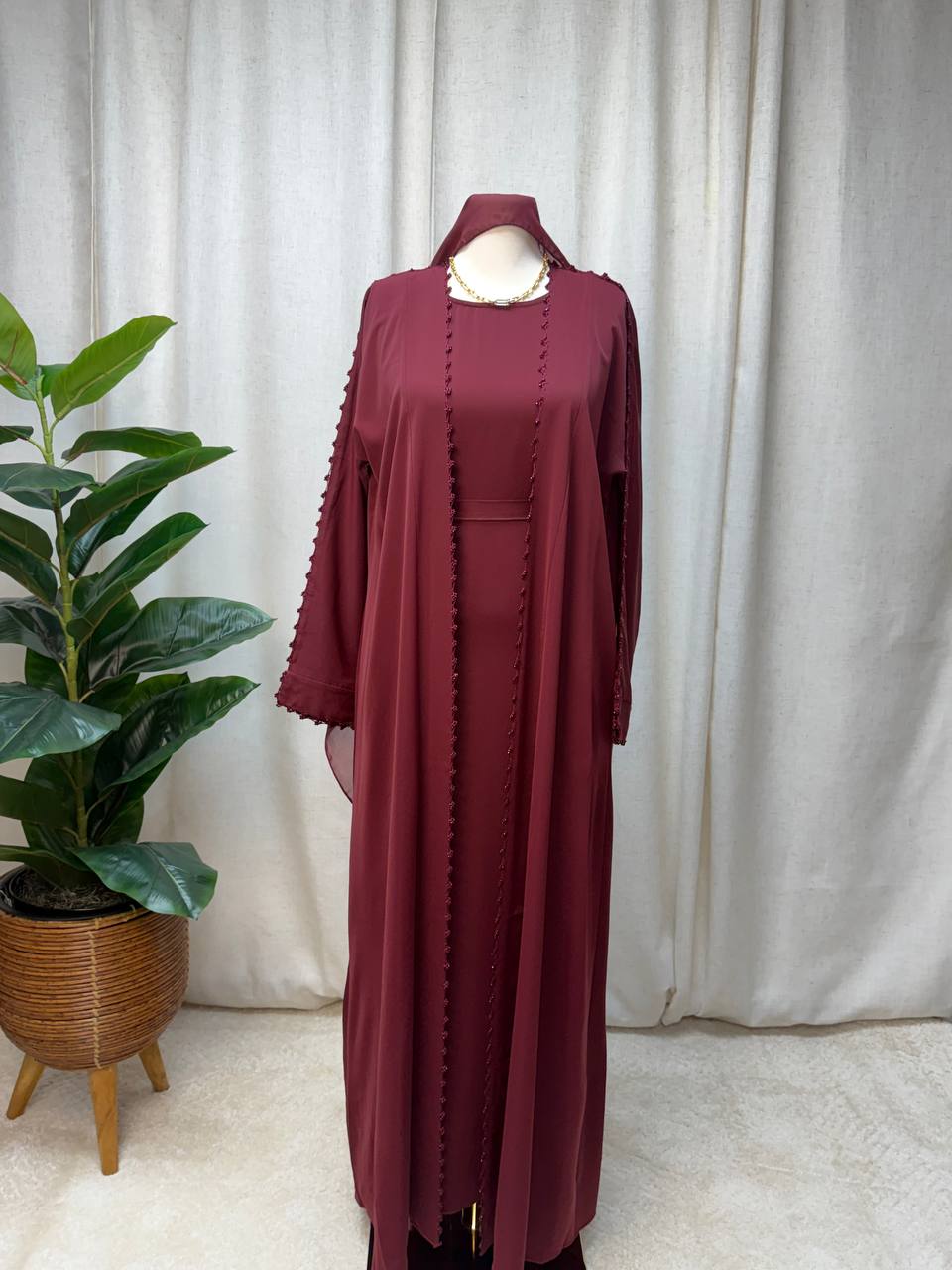 Lunara Thread Abaya