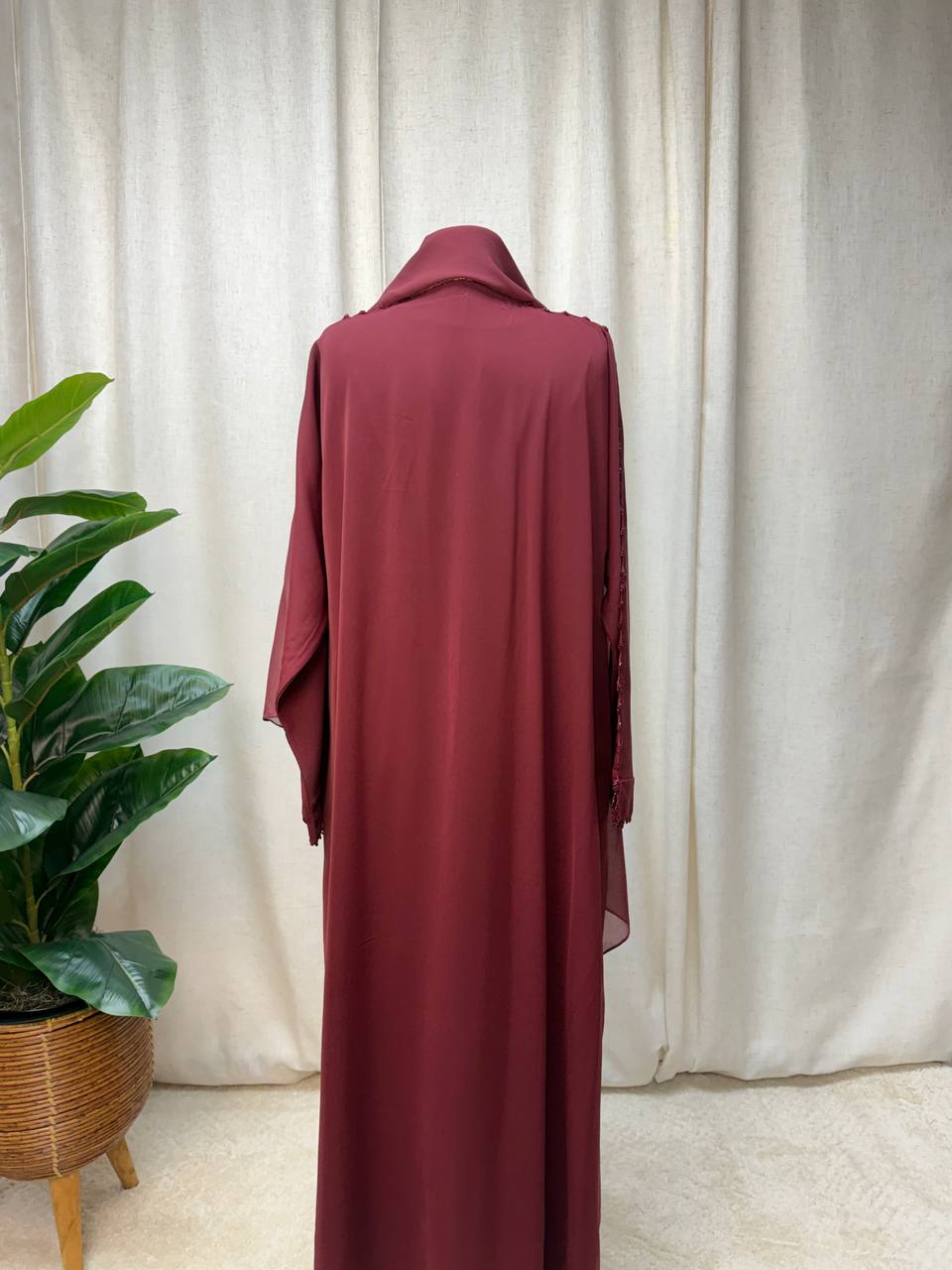 Lunara Thread Abaya