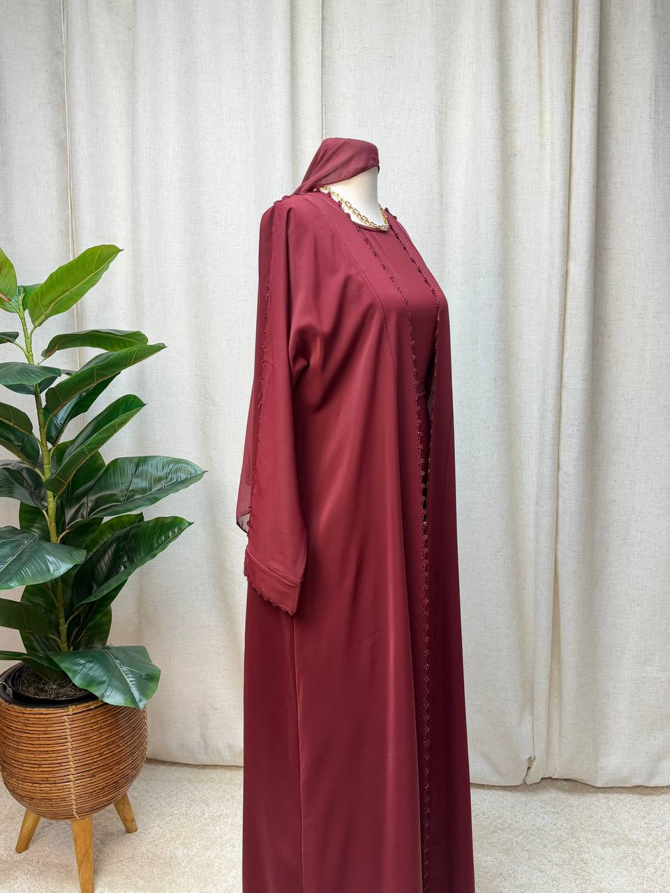 Lunara Thread Abaya