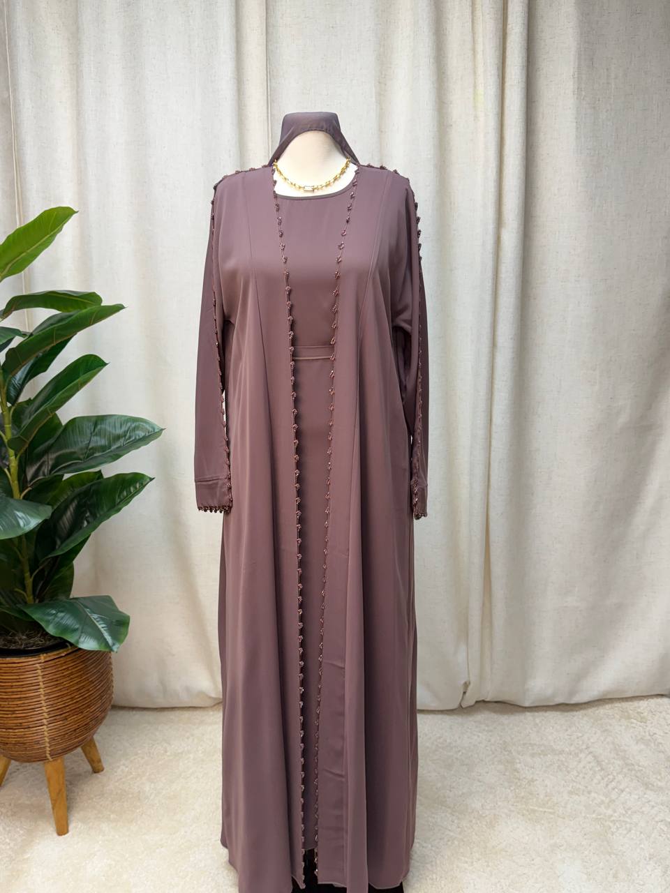 Lunara Thread Abaya