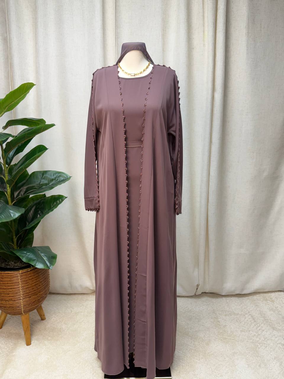 Lunara Thread Abaya