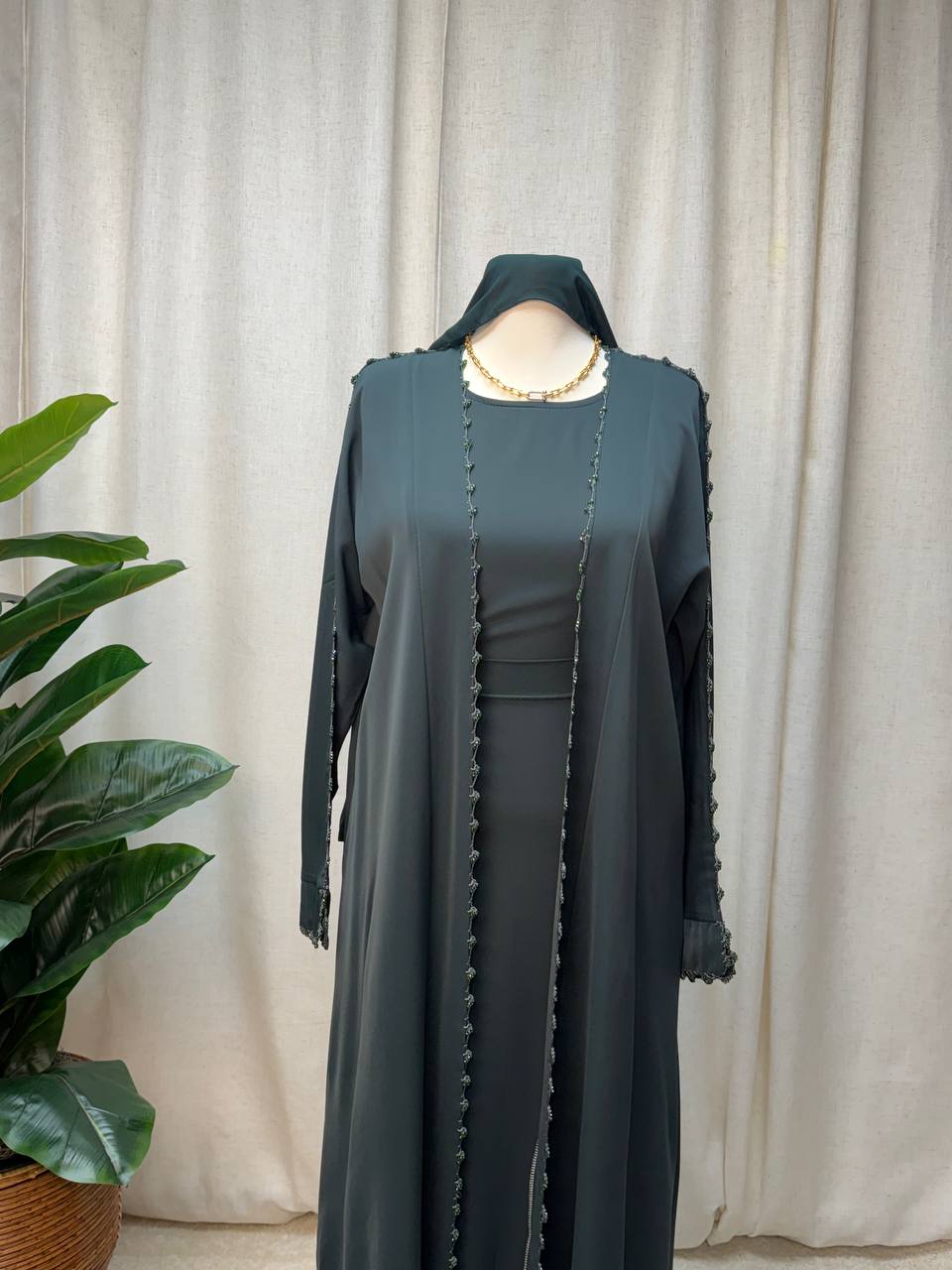 Lunara Thread Abaya