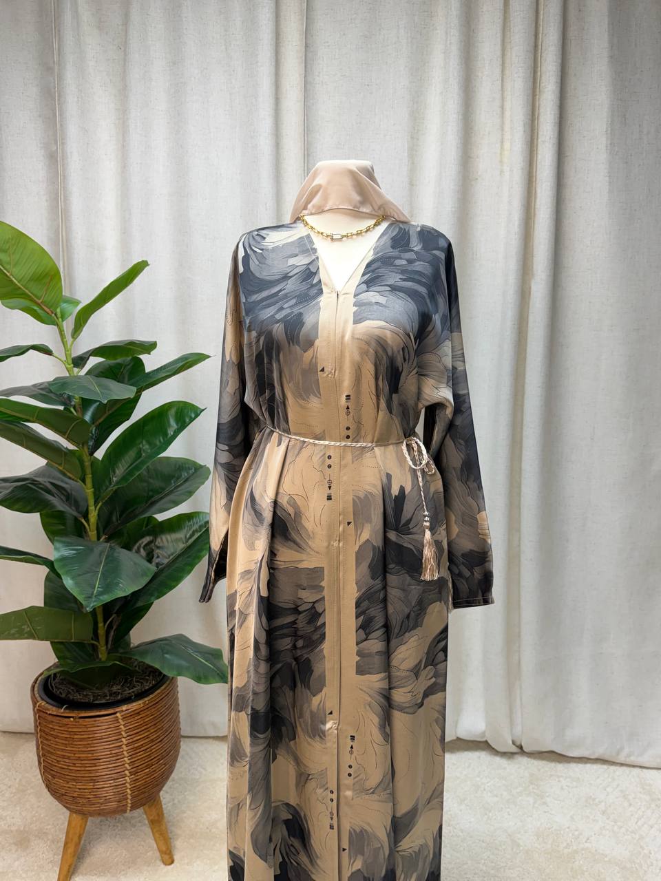 Desert Whisper Abaya