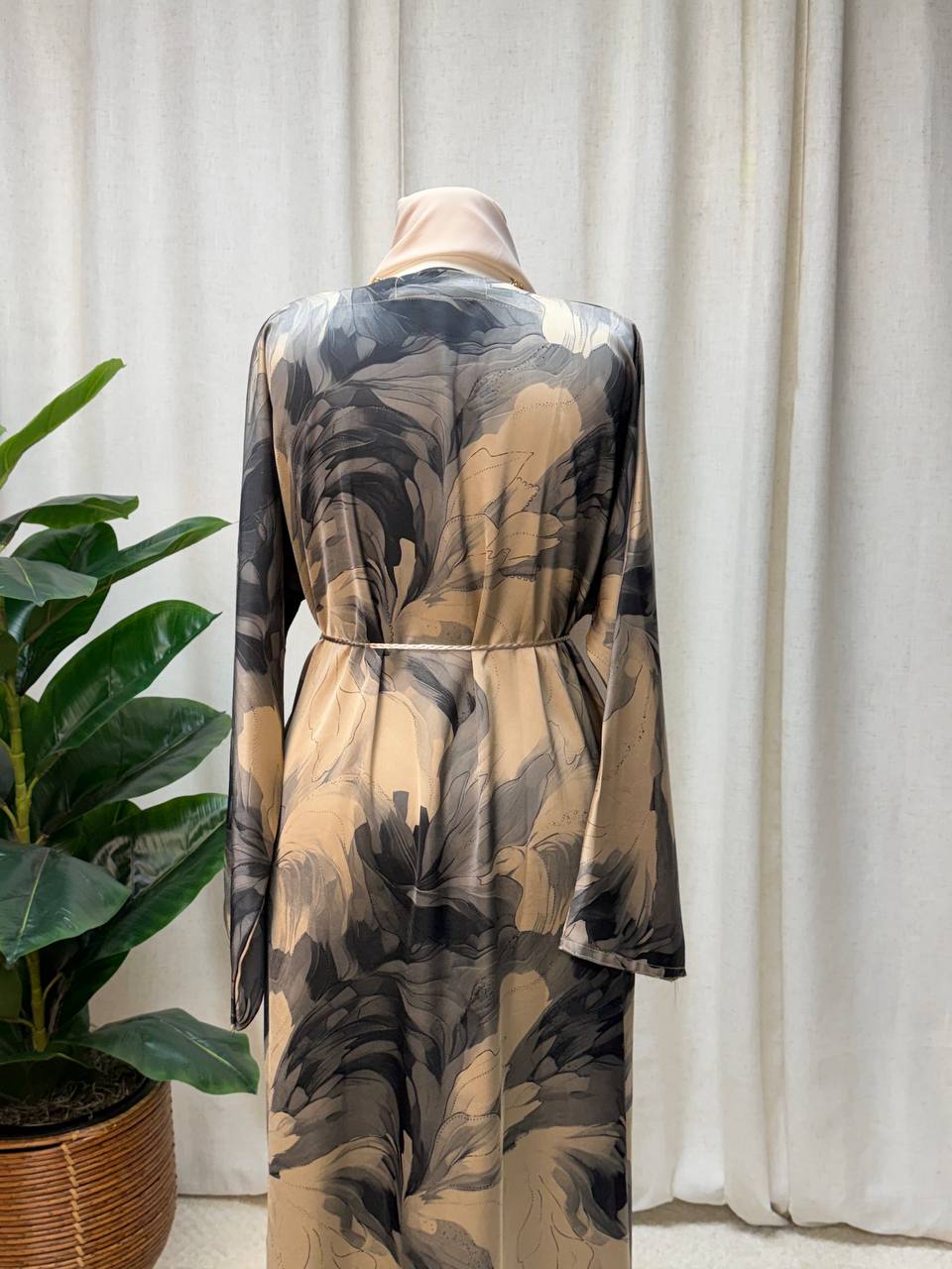 Desert Whisper Abaya