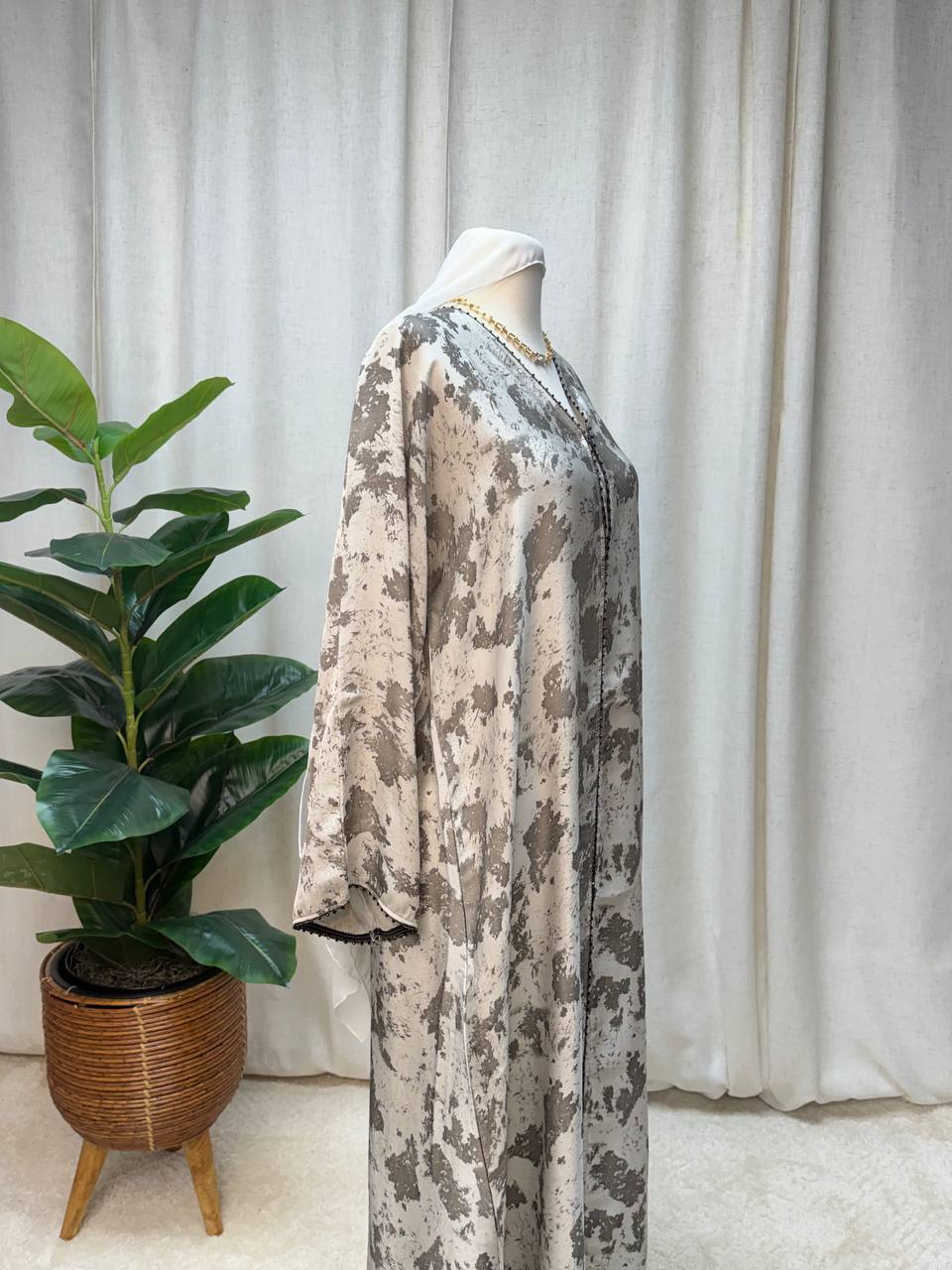Lustre Mist Abaya