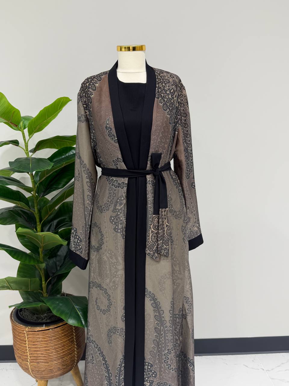 Desert Noir Abaya Set