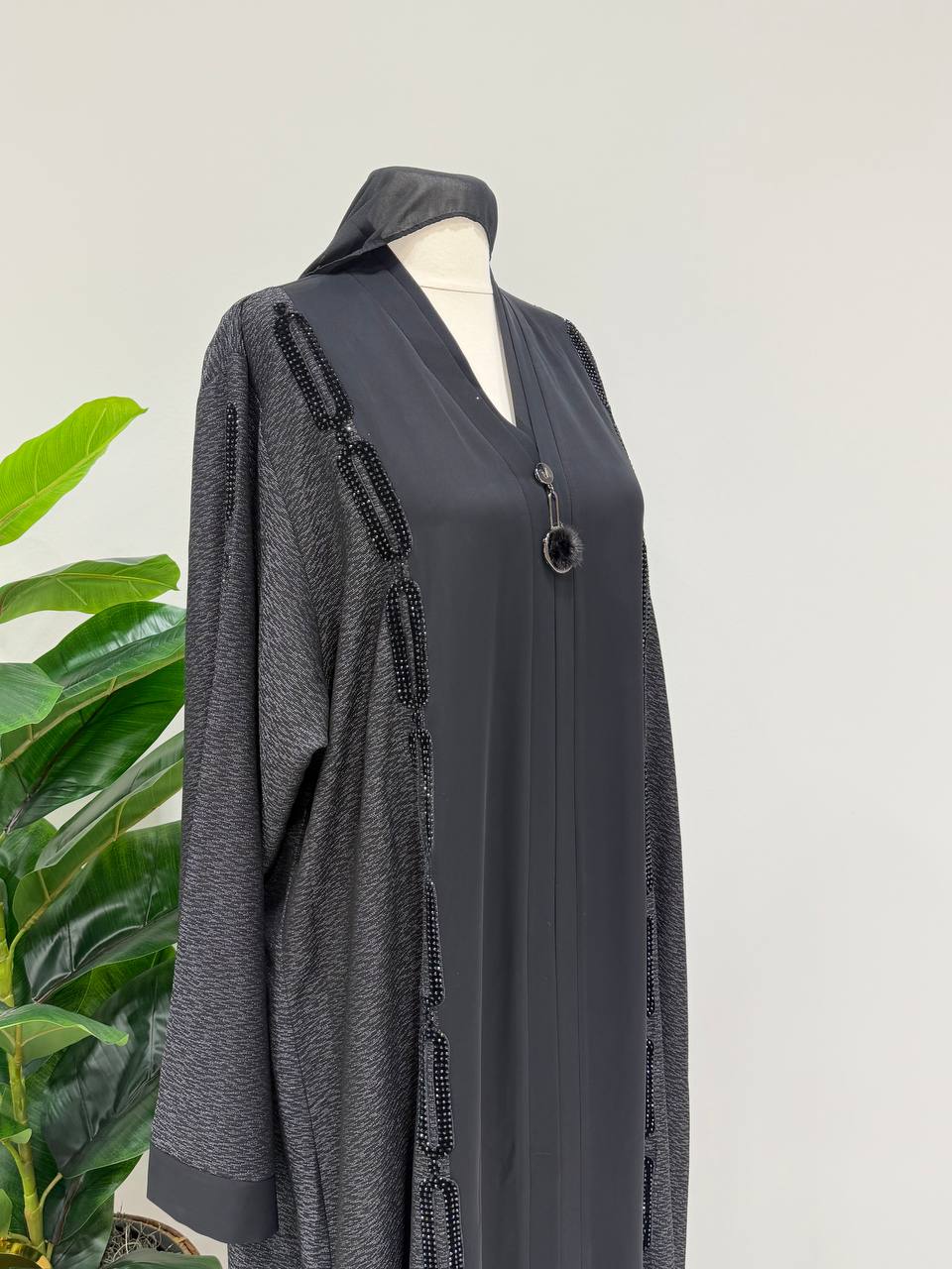 Noir Majesty Abaya
