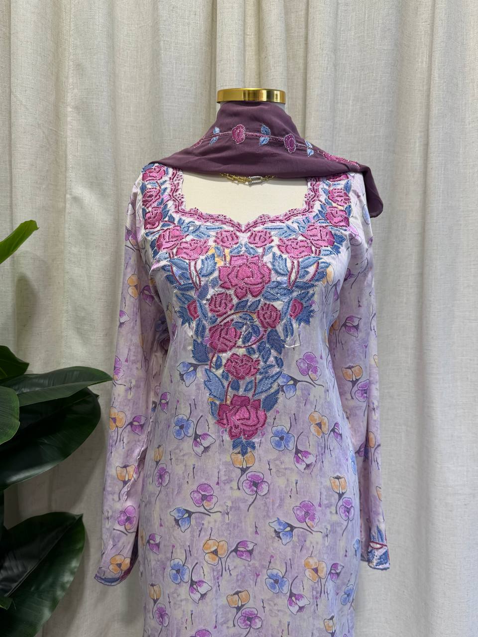 Dubai Bloom Embroidered Mukhawar
