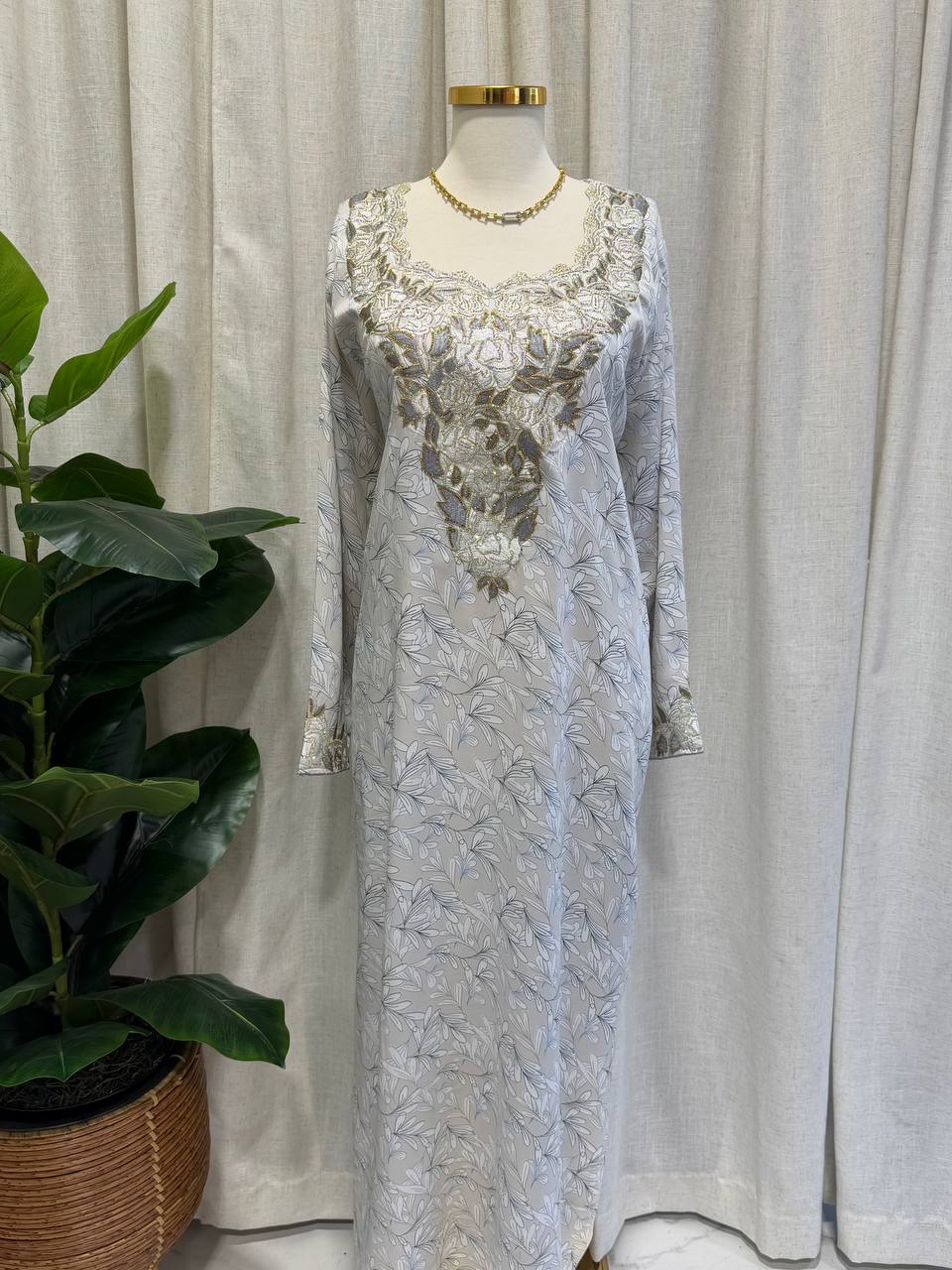 Blush Floral Dubai Mukhawar