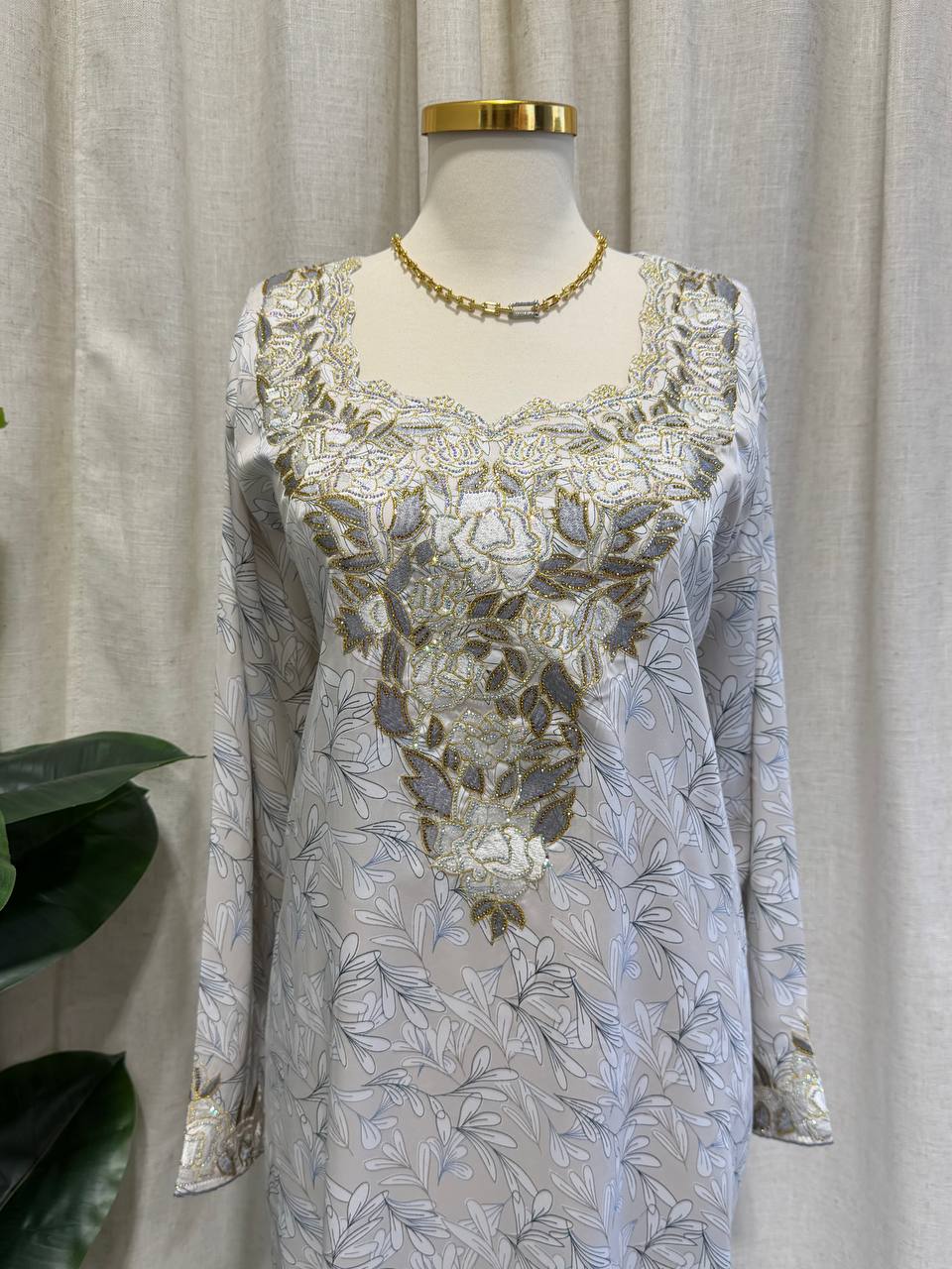 Blush Floral Dubai Mukhawar