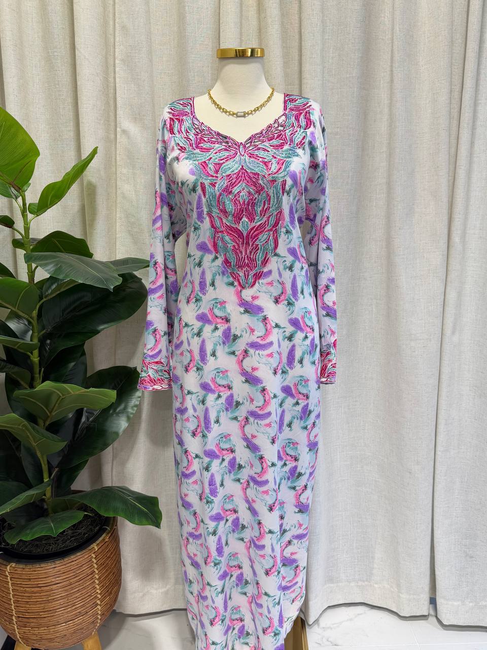 Blush Floral Dubai Mukhawar