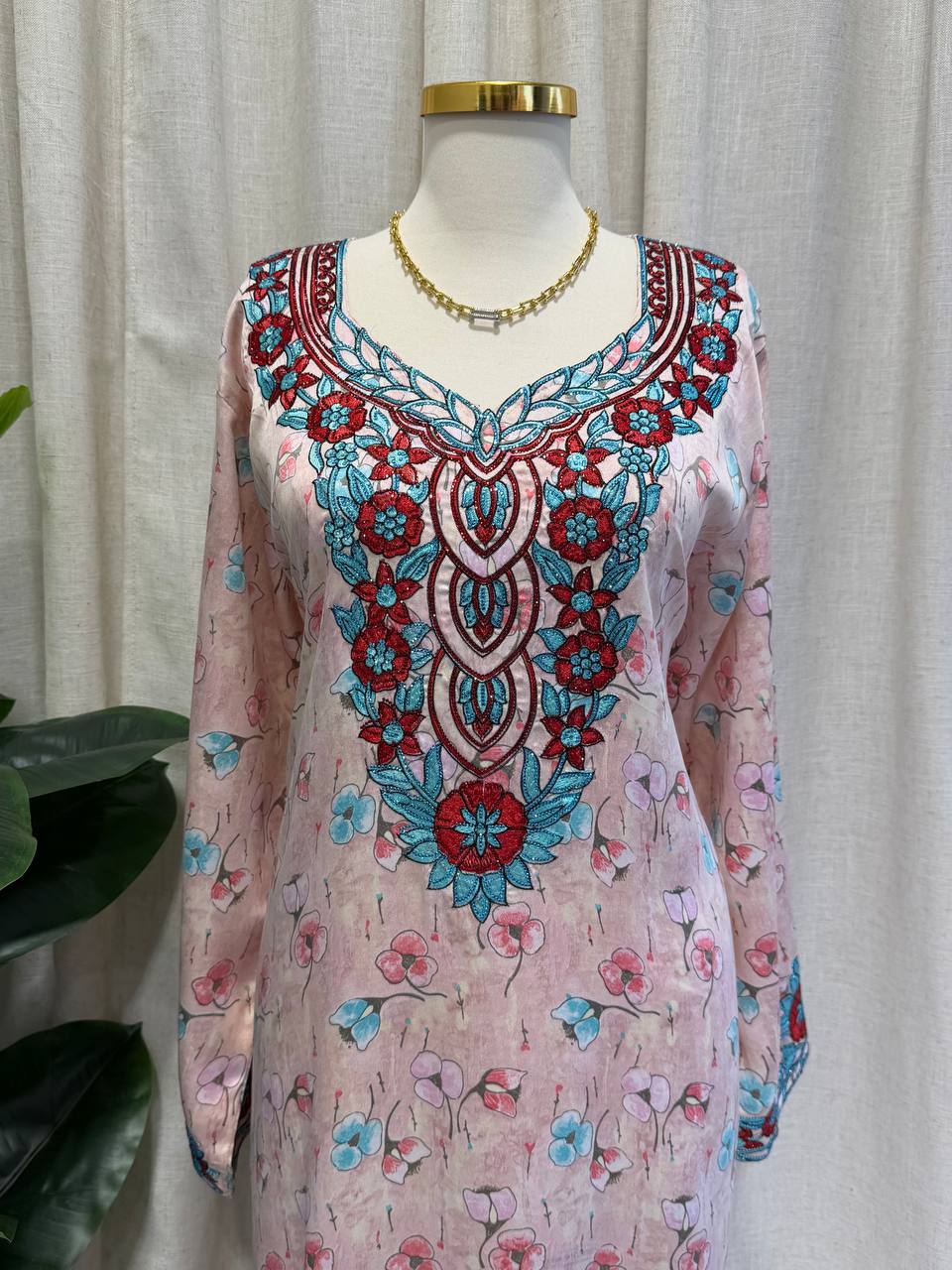 Blush Floral Dubai Mukhawar