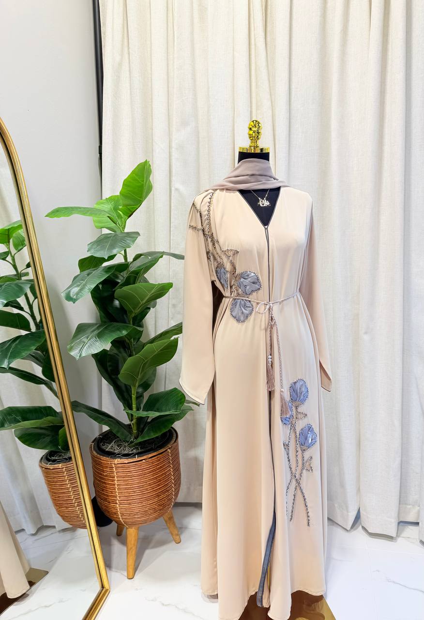 Blossom Grace Emirati Abaya