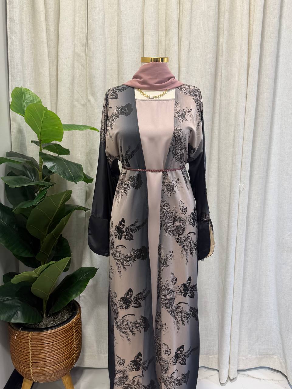 Suha Open Abaya