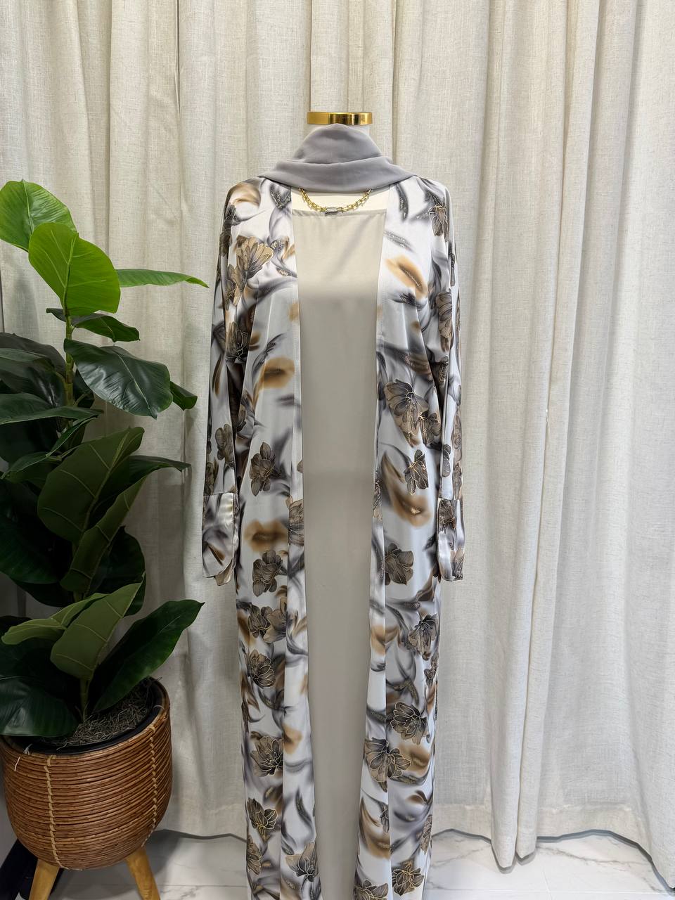 Layan Floral Open Abaya